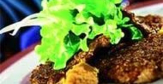 Эскалопы из телятины с тушенной в сливках морковью