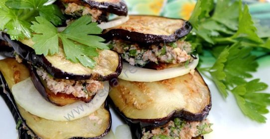 Рулетики баклажаны с чесноком и грецким орехом по грузински