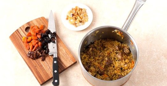 Плов с бараниной и сухофруктами