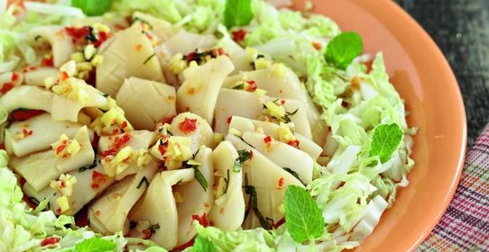 Тайский салат с кальмарами