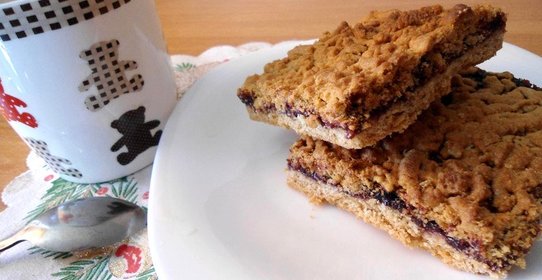 классический тертый пирог со смородиной