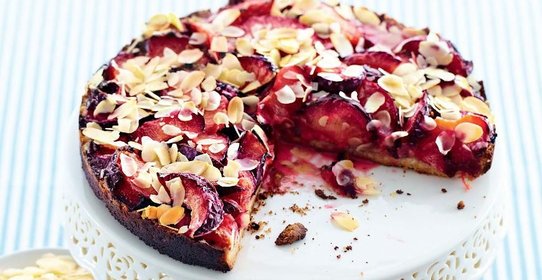 Кростата со сливами