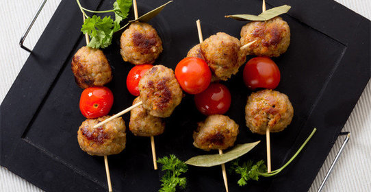 Мясные шарики с помидорами