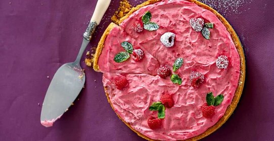 Пирог с малиной и лаймовым кремом