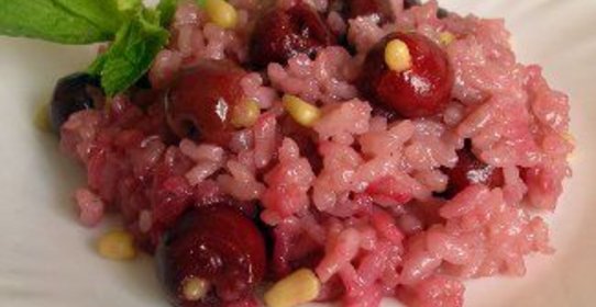 Ризотто с вишней и кедровыми орешками