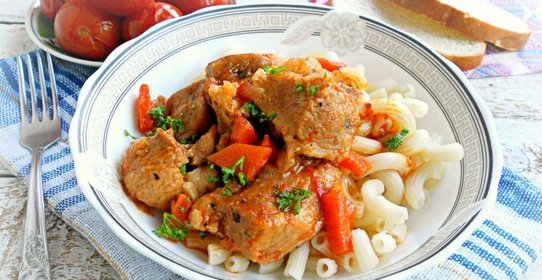 Свинина в томатном соусе в мультиварке