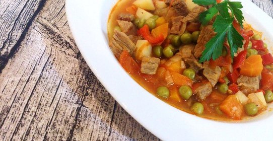 Говядина с зеленым горошком