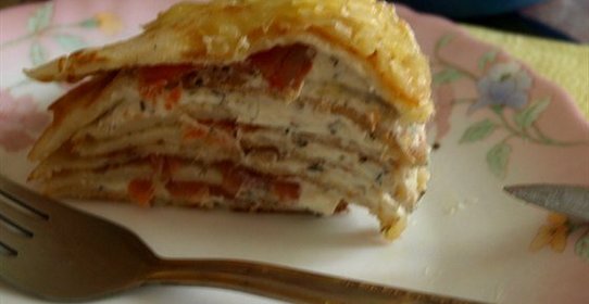 Блинный пирог с форелью