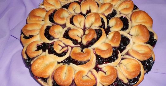 Постный черничный пирог