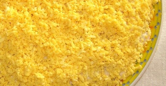 Салат «Мимоза» с картофелем и сайрой