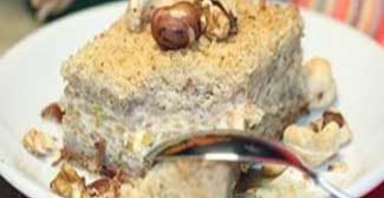 Рассыпчатый яблочно - творожный пирог с орехами