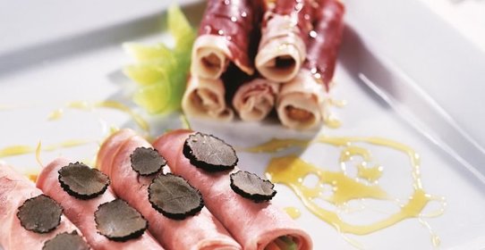 Рулеты из мортаделлы с овощами и трюфелем