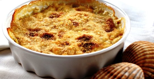 Гребешки и тигровые креветки в соусе бешамель