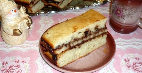 Домашнее пирожное с повидлом