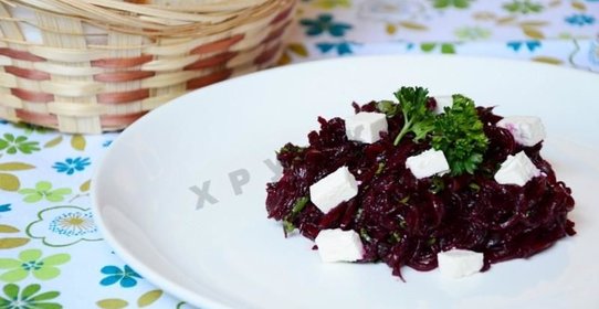 Салат со свеклой и фетой от Джейми Оливера