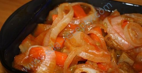 Мясо в духовке с картошкой