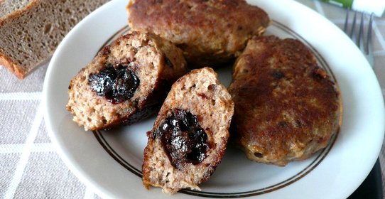 Котлеты с сюрпризом