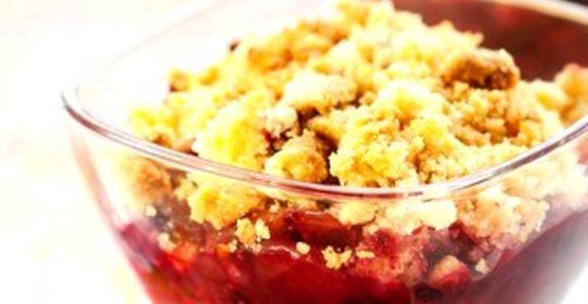 Порционные крамблы с ежевикой