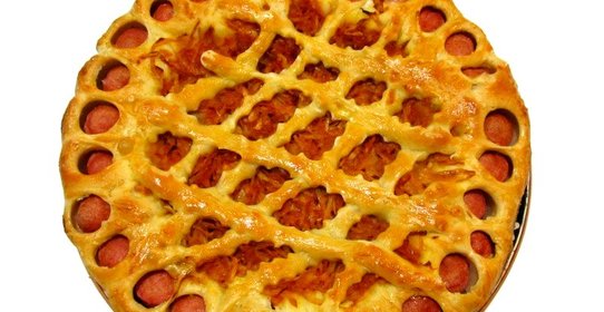 Пирог с сосисками и тушеной капустой