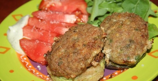 Пикантные котлетки из свинины с зеленью и дижонской горчицей