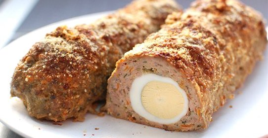 Мясной рулет с яйцом