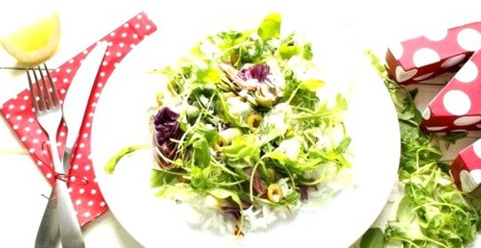 Салат с артишоками и вялеными помидорами