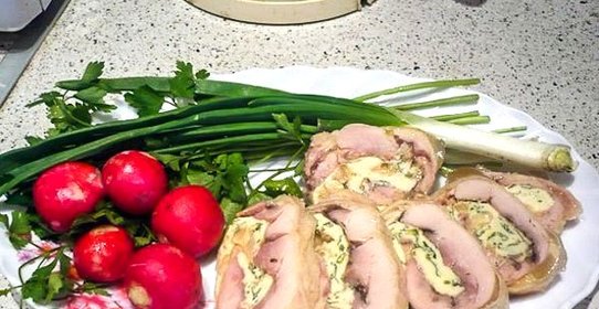 Рулет из филе индейки в духовке