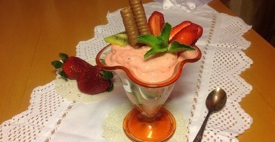 Салат из белокочанной капусты с зеленым горошком