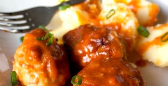 Котлеты из фарша с подливкой