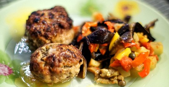 Мясные зразы с грибами