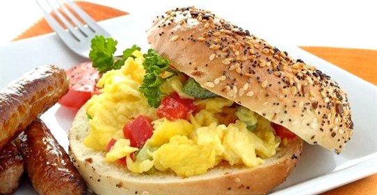 Рулет с омлетом и травами