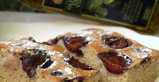 Сливовый пирог на минералке