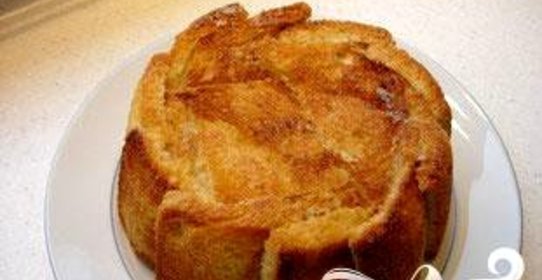 Яблочная шарлотка с хлебом