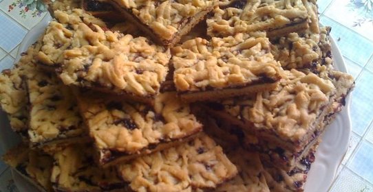 Пирог песочный с вареньем