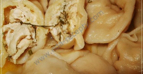 Куриные пельмени с курицей и сыром