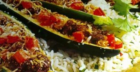 Цукини, фаршированные мясом, с рисом
