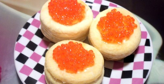 Волованы с красной икрой