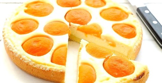 Пирог с абрикосами в мультиварке