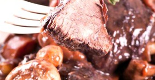 Говядина по‑бургундски с коньяком