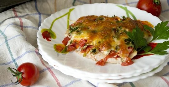 Отбивные с помидором и сыром