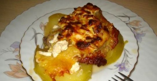 Свинина в духовке с кабачками