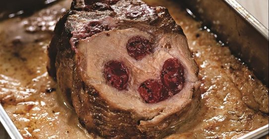 Телятина с вишней