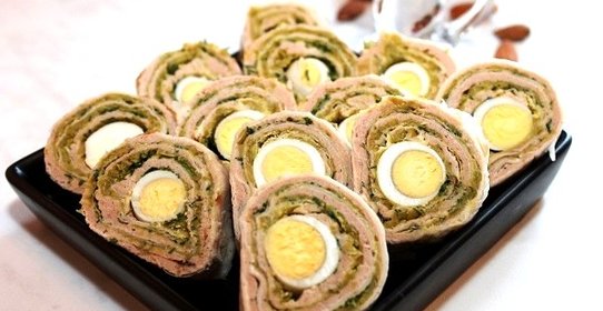 Рулет из лаваша с яйцом