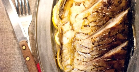 Карп в духовке с мятой