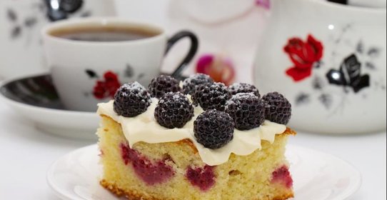 Пирог с ежевикой и малиной