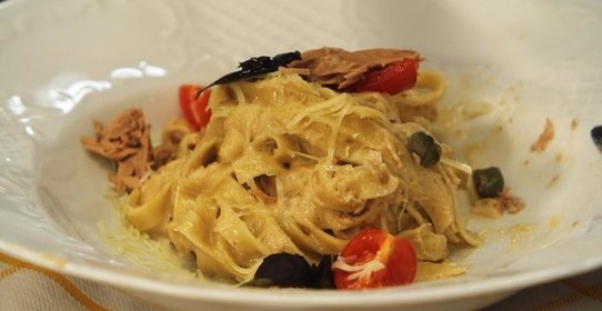Тальятелле с соусом из тунца