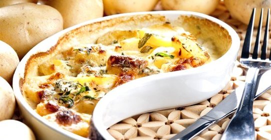 Филе судака, запеченное с картофелем в сметане