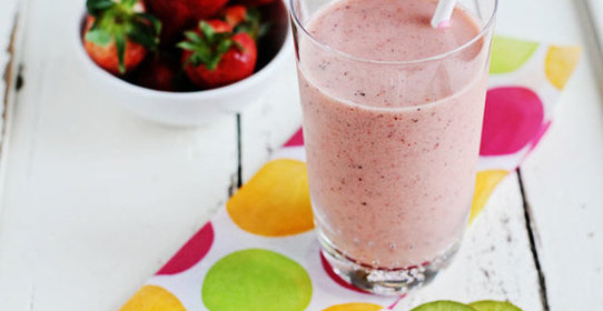 Смузи с клубникой и киви