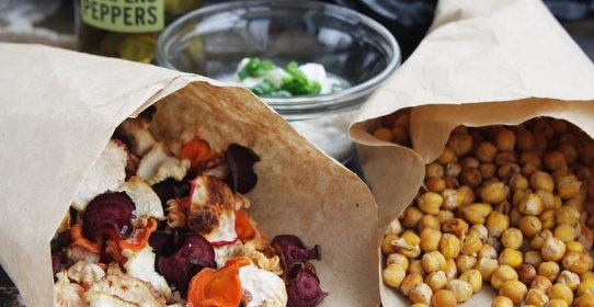 Чипсы из корнеплодов и попкорн из нута