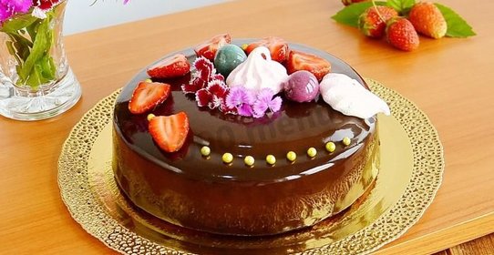 Муссовый торт с зеркальной глазурью